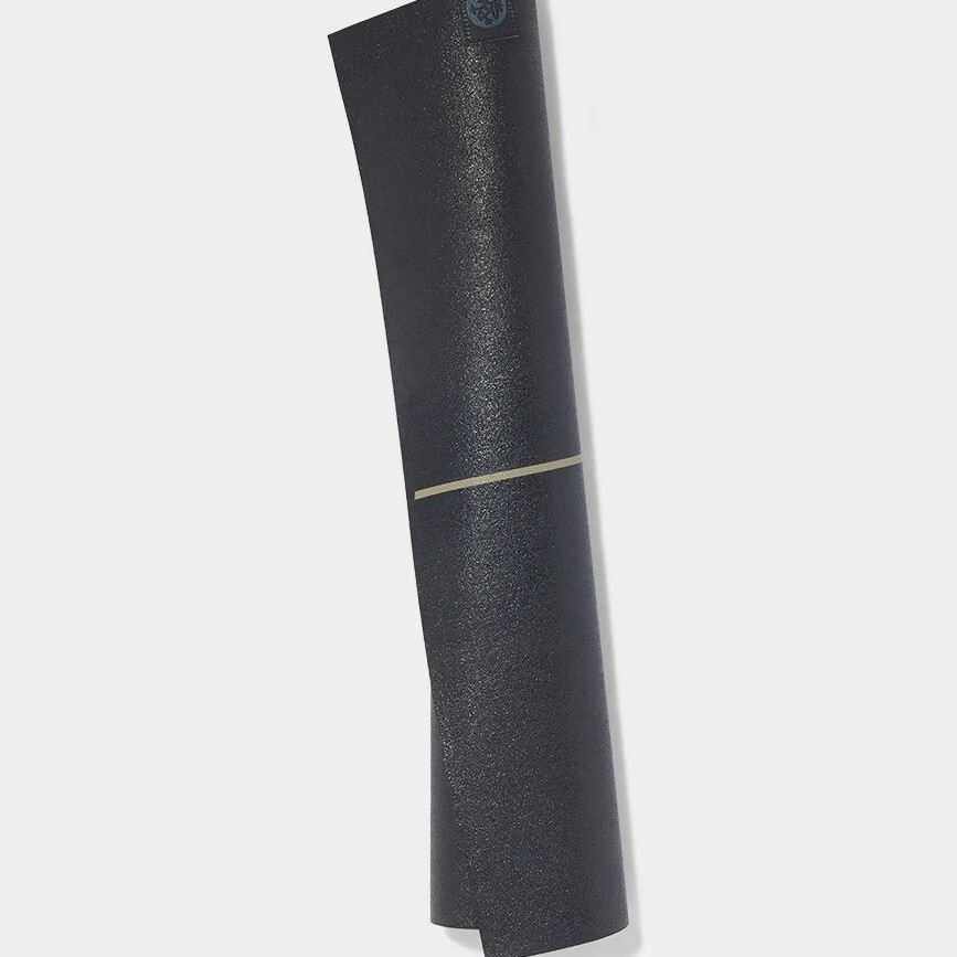 Manduka-Superlite-Yoga-Travel-Mat-Gerry-Lopez-Charcoal-4
